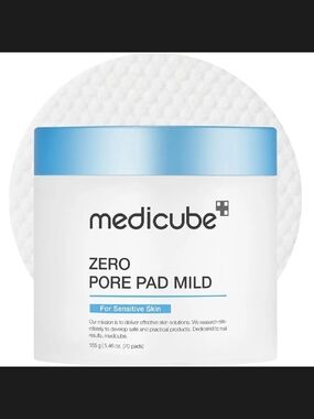 Medicube Zero Pore Pad Mild - White & Light Blue